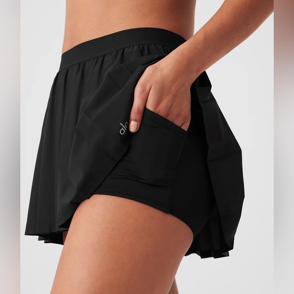 ALO Yoga Dresses & Skirts - Alo Yoga Varsity Tennis Skirt - S Black